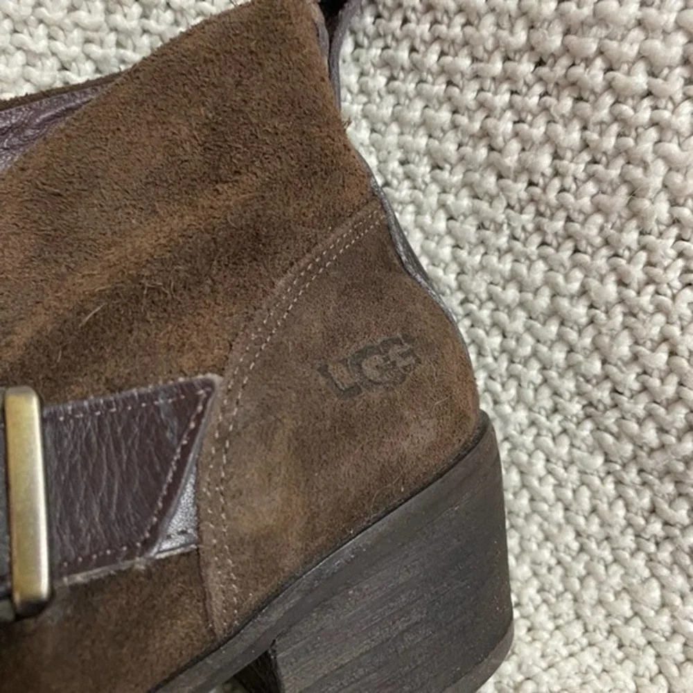 UGG gorgeous barely